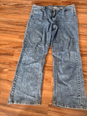 Jeans Reitmans Taille 36 (équivalent = 20 ou 2X)