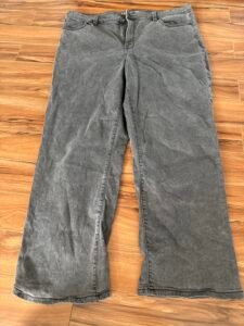 Jeans Reitmans Taille 36 (équivalent = 20 ou 2X)