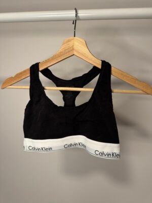 Brassiere CalvinKlein M fait petit