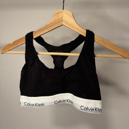 Brassiere CalvinKlein M fait petit