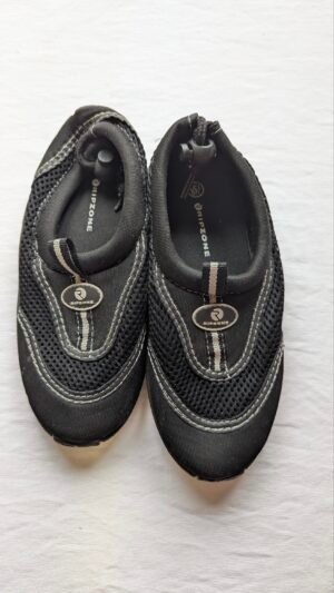 souliers d'eau noirs gr 13