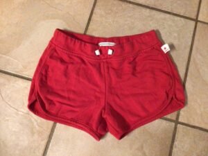 Canadiana avec écriture Canada sur les fesses/ 10-12
