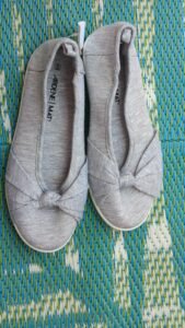 souliers neufs gris Ardene gr 6