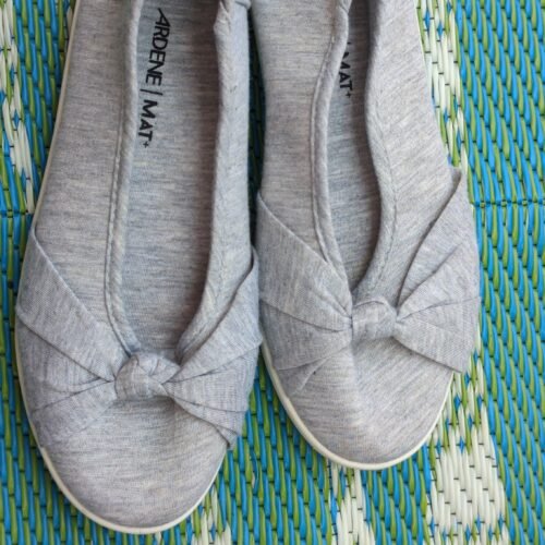 souliers neufs gris Ardene gr 6