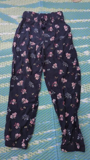 beau pantalon léger fleurie H&M gr5-6