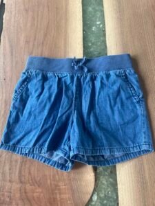 Short jeans léger 10 ans
Place
