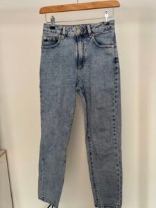 Mom jeans garage 0