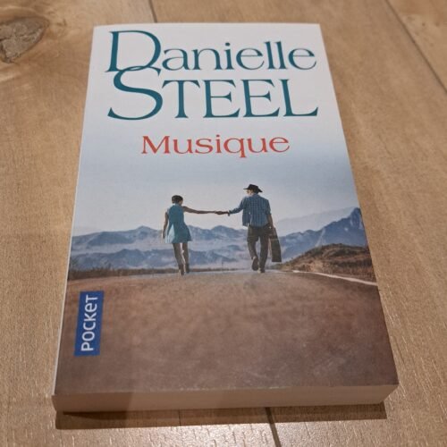 Musique - Danielle Steel - livre de poche (qualité super belle)