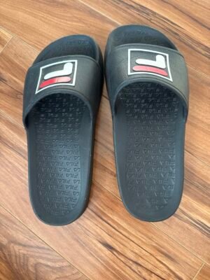 Souliers Fila taille 5