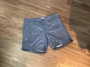 Très beau short maillot gr 32/ perroquets