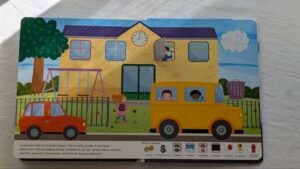 Beau livre "Le chantier" avec volets surprises à soulever