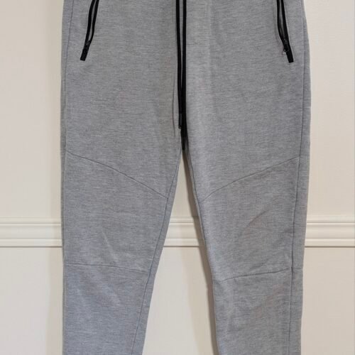 2025/09/1000007569-scaled.jpg jogging gris Urban Héritage