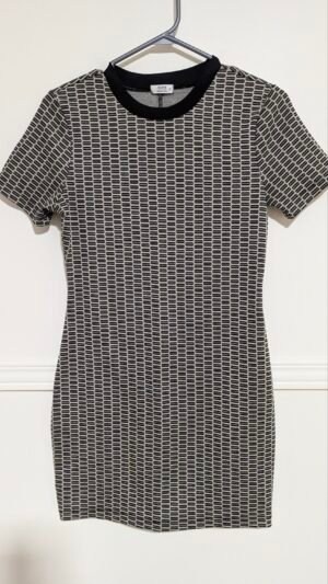 robe Ardene beige et noire