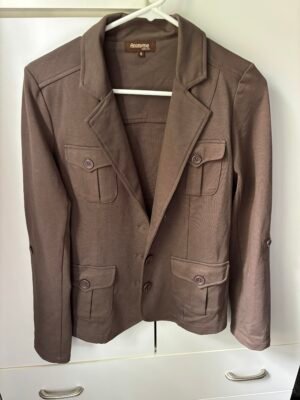 Belle Veste brune 8 ans semble S/M