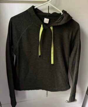 Beau chandail vert Lolë medium 🤩