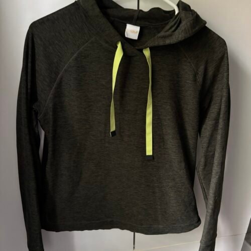 Beau chandail vert Lolë medium 🤩