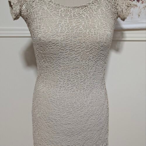Robe style crochet et sous-robe beige