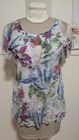 chandail fleuri et dentelle