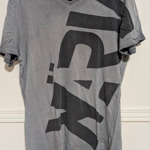 2025/10/1000007806-scaled.jpg t-shirt gris style décoloré