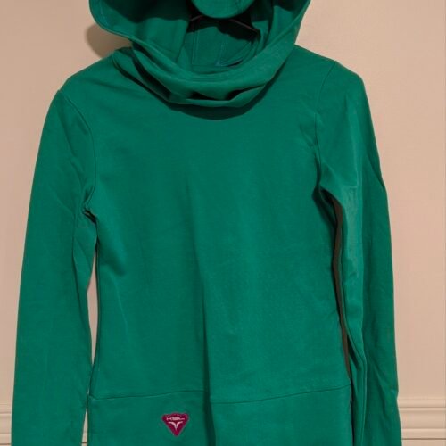 2025/10/1000007851-scaled.jpg chandail KSL sport, vert, semble neuf!