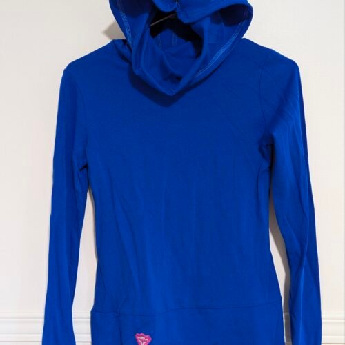 2025/10/1000007853-scaled.jpg chandail KSL sport, bleu, semble neuf!