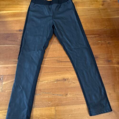 1f4f8767-0750-4b66-b3ae-f5bc6dbf9ba7-56736-000018adc6c90ef7_file Pantalons faux cuir taille 7