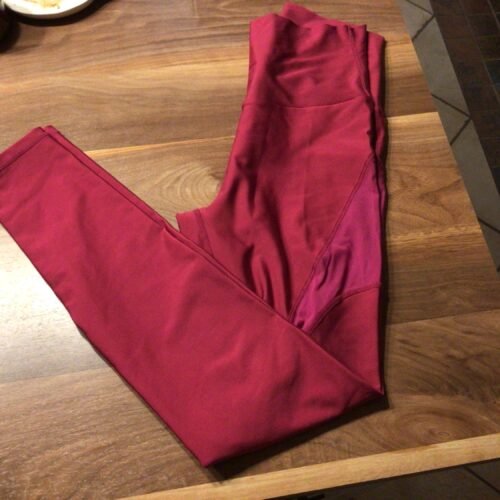 57589100-4b34-4aa7-8f44-cea981220667-11561-00002058e2e12f71_file Legging ORAKI small semble neuf!