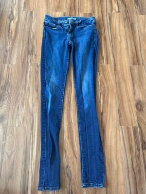 Jeans Lévis modèle 711 taille 27