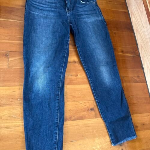 9a710e28-4016-473e-b412-d0e23df3d2bd-56359-000018a5c7249fb4_file Jeans Lucky Brand taille 8/29