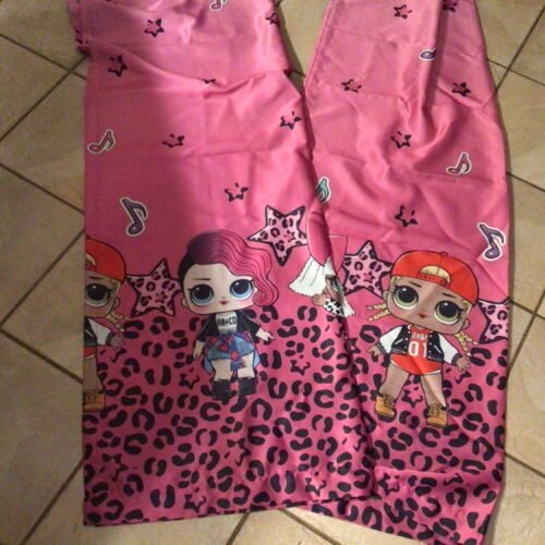 ee8eaf83-83ff-43ef-a101-5998dc1e00ce-11561-000020689b69d2b2_file 2 panneaux de rideaux/ 2 petites taches sur l’un des deux