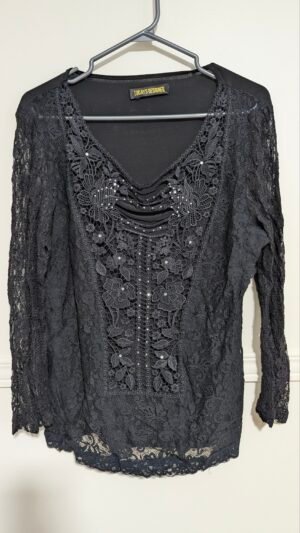 chandail noir dentelle et brillants