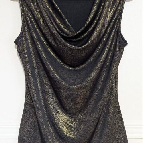 2025/11/1000008017-scaled.jpg camisole à motifs dorés Jessica