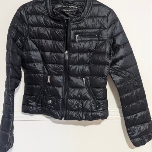 2025/11/1000008023-scaled.jpg Beau manteau court en duvet , BCBGeneration