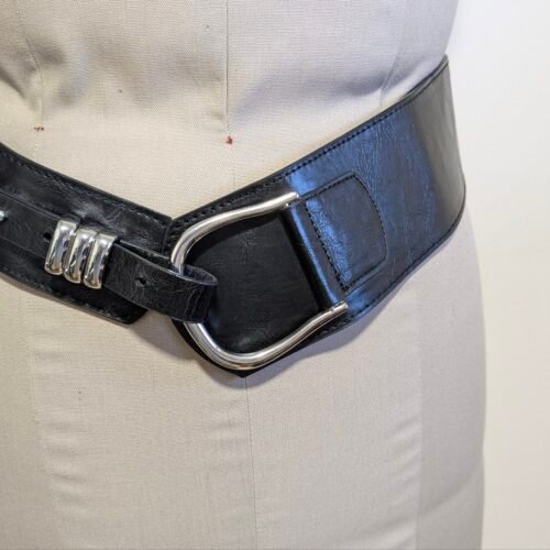 2025/11/1000008031-scaled.jpg ceinture en cuir Landes m/m