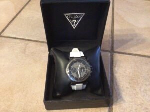Magnifique montre GUESS