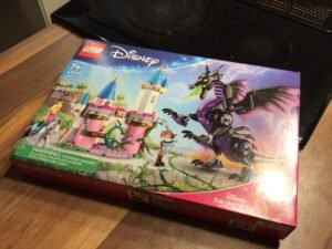 ba178b27-faec-453e-ab57-6aecbcac0e9b-15272-00000458838ca737_file Lego Disney princess / partiellement construit/ super etat et toutes les pièces, le château n’a pas été fait du tout!