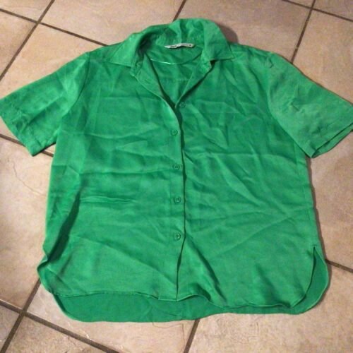 bc5035df-2906-40ed-a9f4-3d10dbae2586-6440-00000231d98c6a45_file ZARA très beau haut satiné large