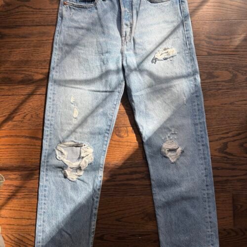 img_4388 Jeans Levis jambe droite grandeur 26 👌