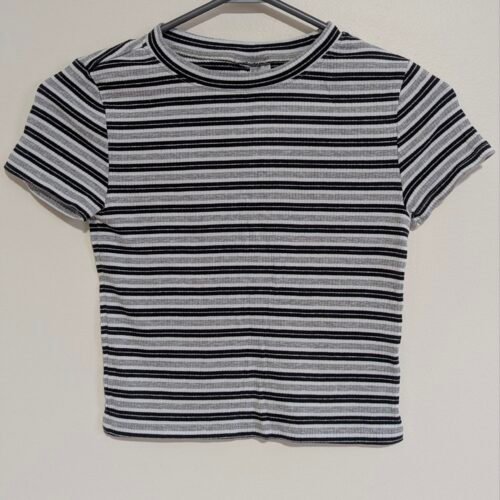 chandail rayé gris et noir