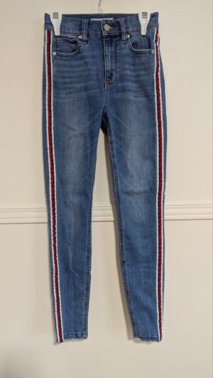 Jeans avec rayures rouges gr 26