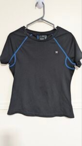 chandail sport Surin M/M (mais semble plus petit)