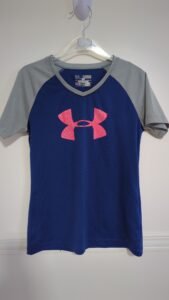 chandail bleu et gris Heatgear , jeune medium