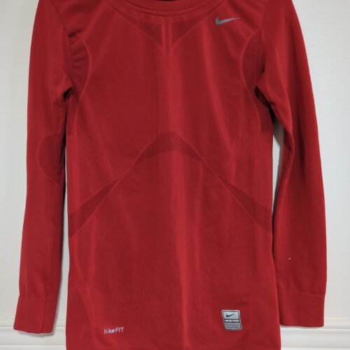chandail rouge Nike Pro