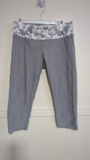 legging gris, court, Tuff Athletics, avec mini poche zippée derrière