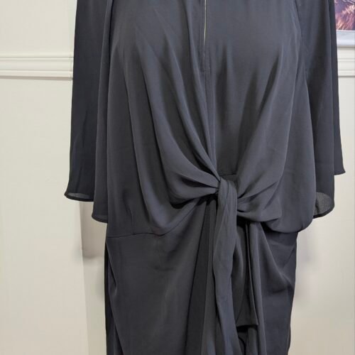 Robe noire, semble XXL