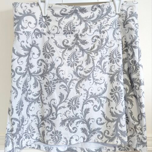 jupe-short blanche et grise