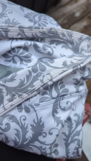 jupe-short blanche et grise