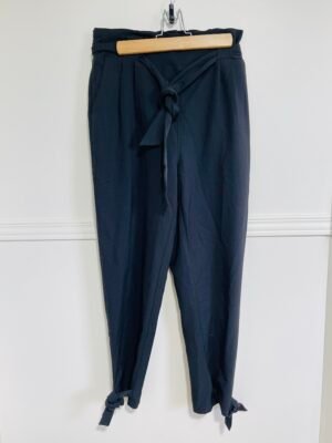 Pantalon noir à boucles🎀