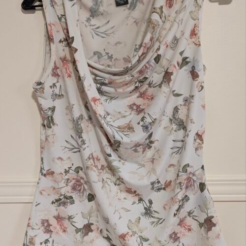 2026/05/1000009015-scaled.jpg Belle camisole fleurie Suzy Shier