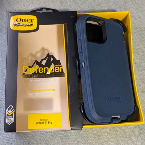 Otter box neuf bleu marin avec clip pour iPhone 11 pro